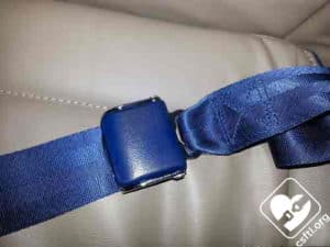 Airplane seat belt with a locking latchplate