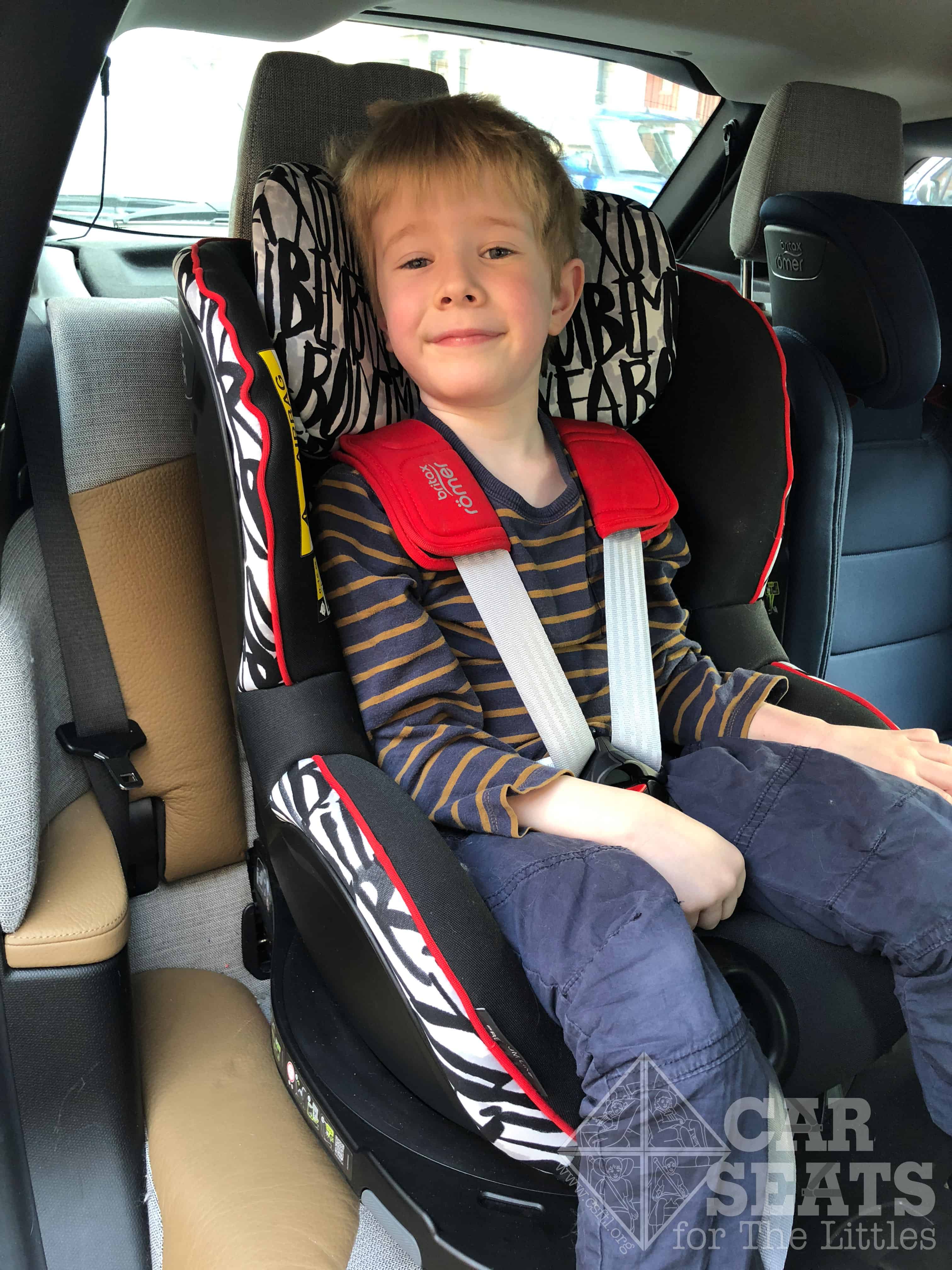 Britax Römer i-Size Child Car Seat Dualfix iSense inkl. Flex Base