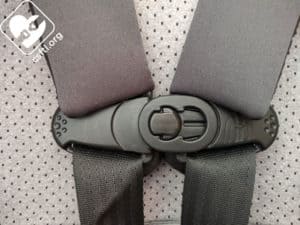 Chicco Fit4 chest clip