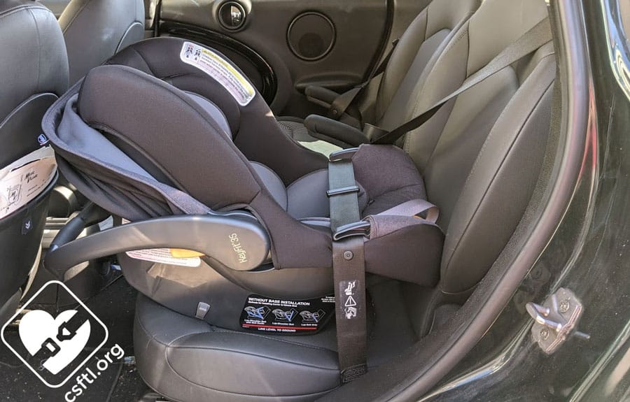 Chicco Chicco car seat WITHOUT base in great conditions. 
