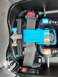 Maxi Cosi Coral XP base installed with seatbelt