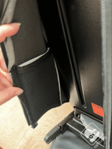 Handy manual storage pocket on the CasualPlay BackFix i-Size